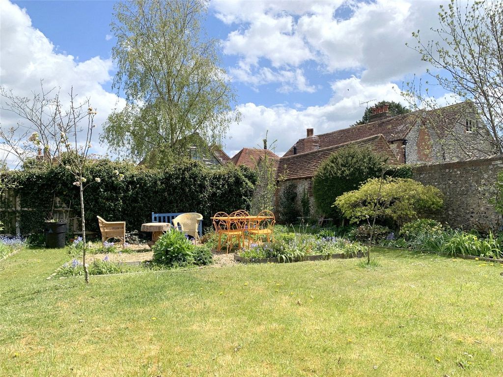 Property photo 3 of 15 Gardens