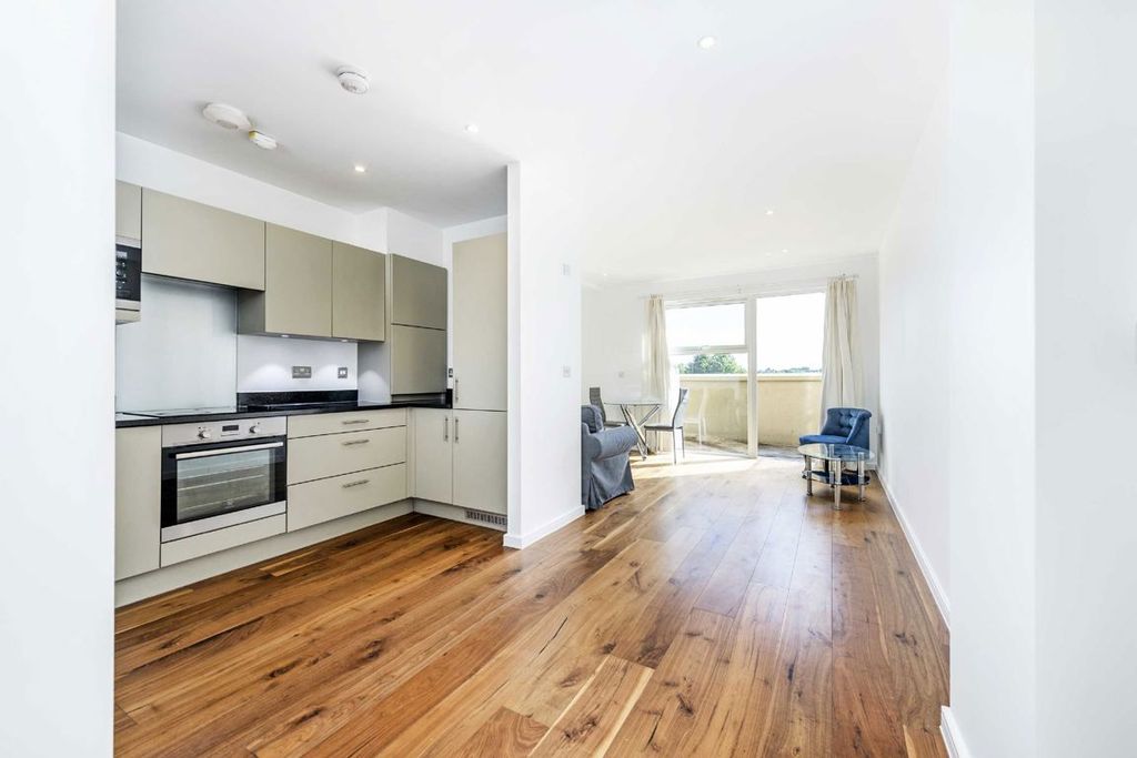 Property photo 3 of 8