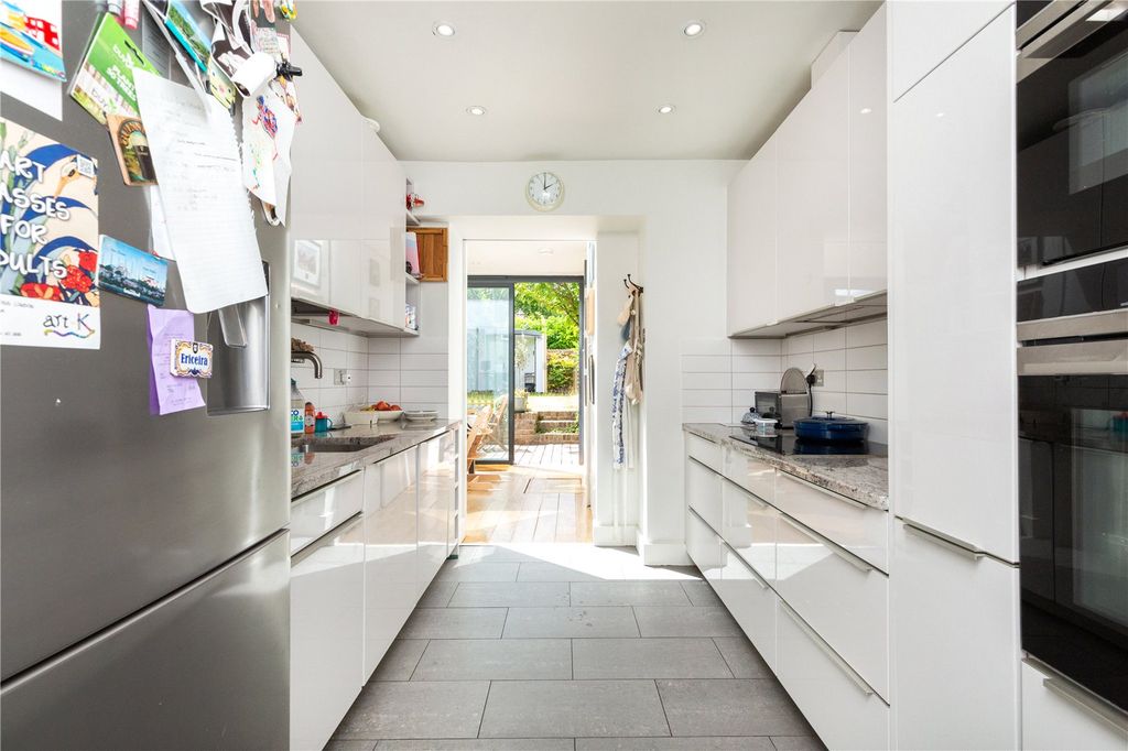 Property photo 2 of 22 Kitchen