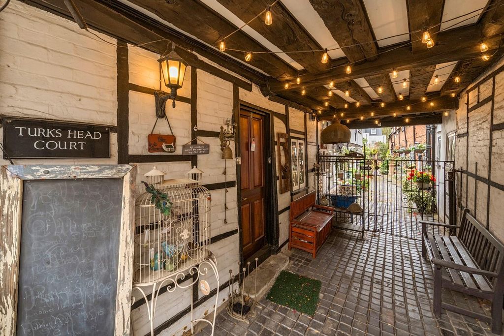 Property photo 2 of 16