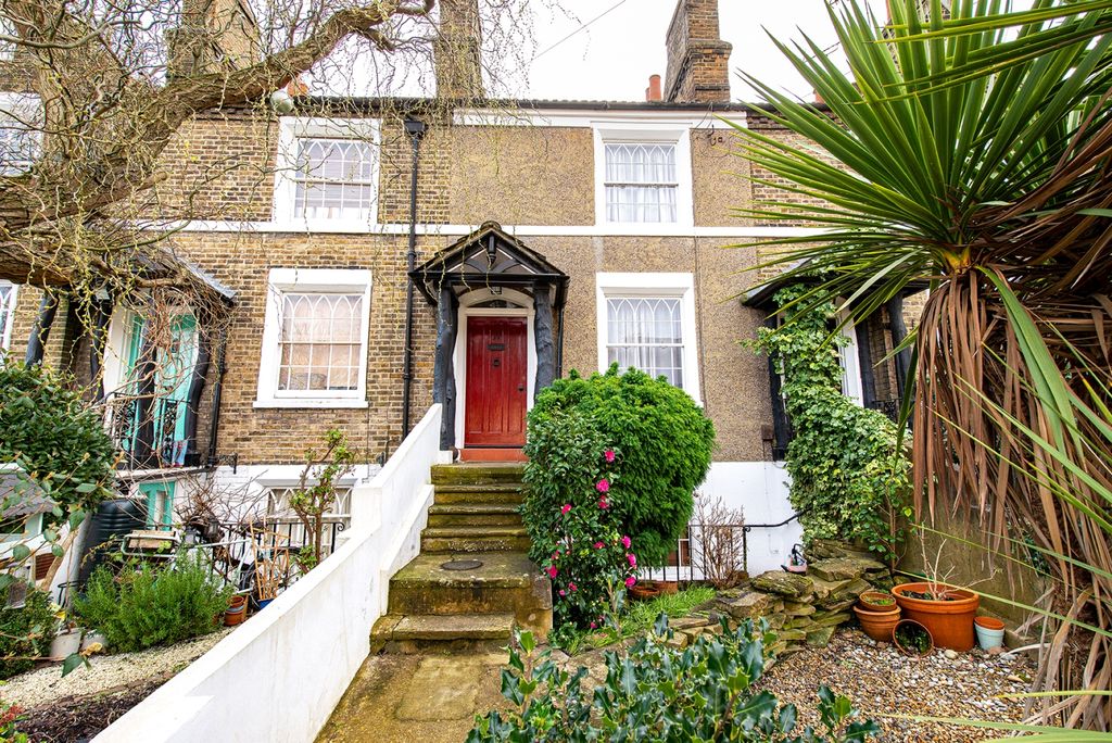 Property photo 1 of 11 External