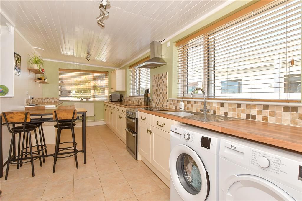 Property photo 3 of 14 Kitchen/Breakfast Room