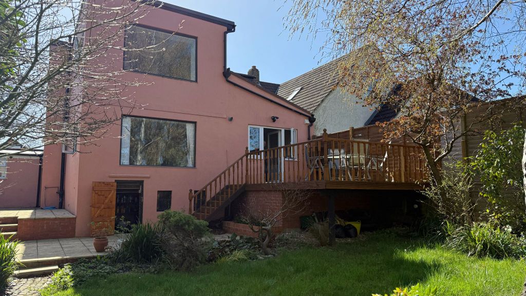 Property photo 3 of 42