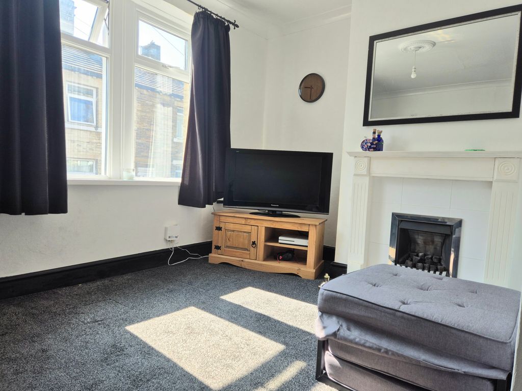 Property photo 2 of 8 Image