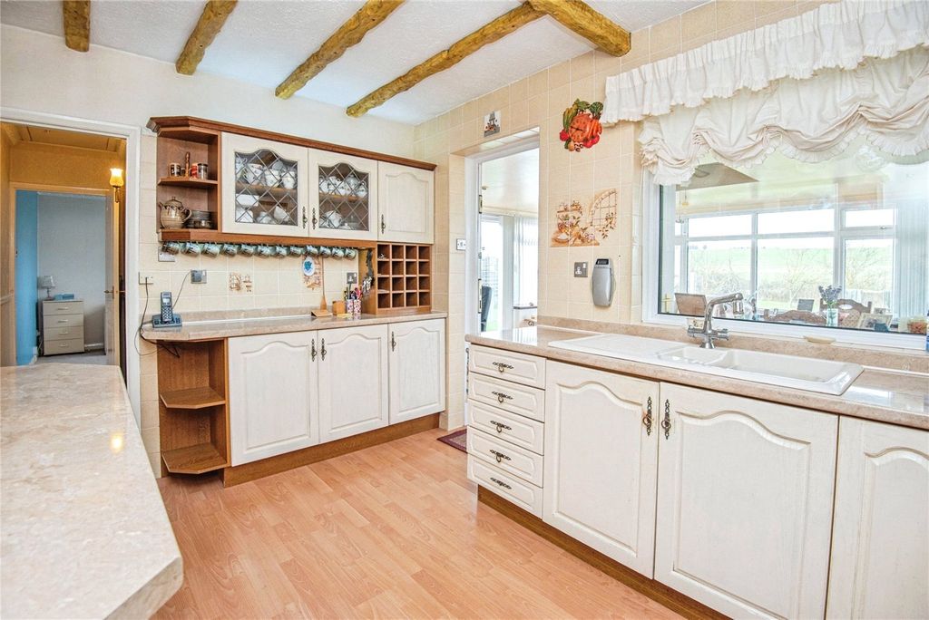 Property photo 2 of 19 Picture No. 10