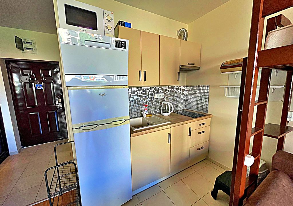 Property photo 2 of 27
