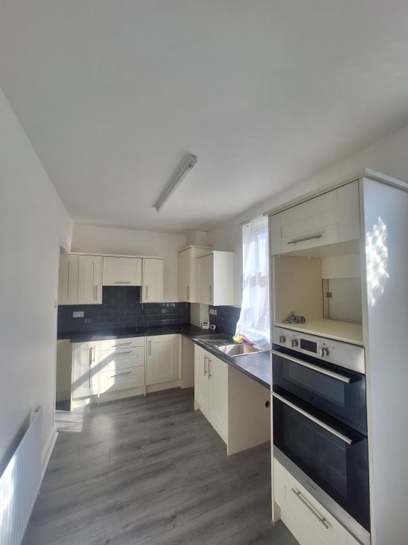 Property photo 3 of 6 Gallery