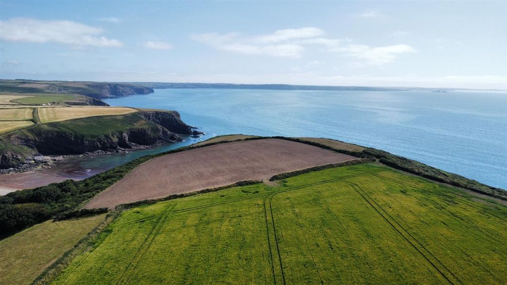 Property photo 1 of 32 Dji_Fly_20250709_155636_357_1752073076539_Photo_Optimized.Jpg