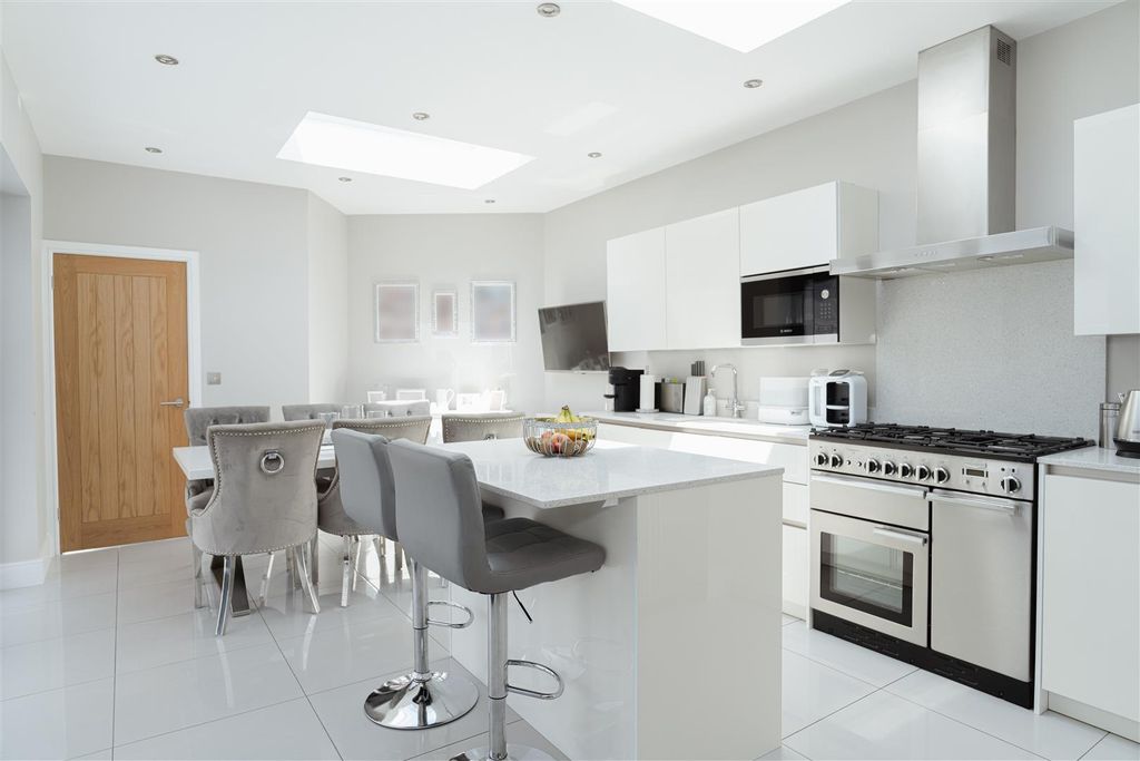 Property photo 2 of 19 12 v2.Jpg