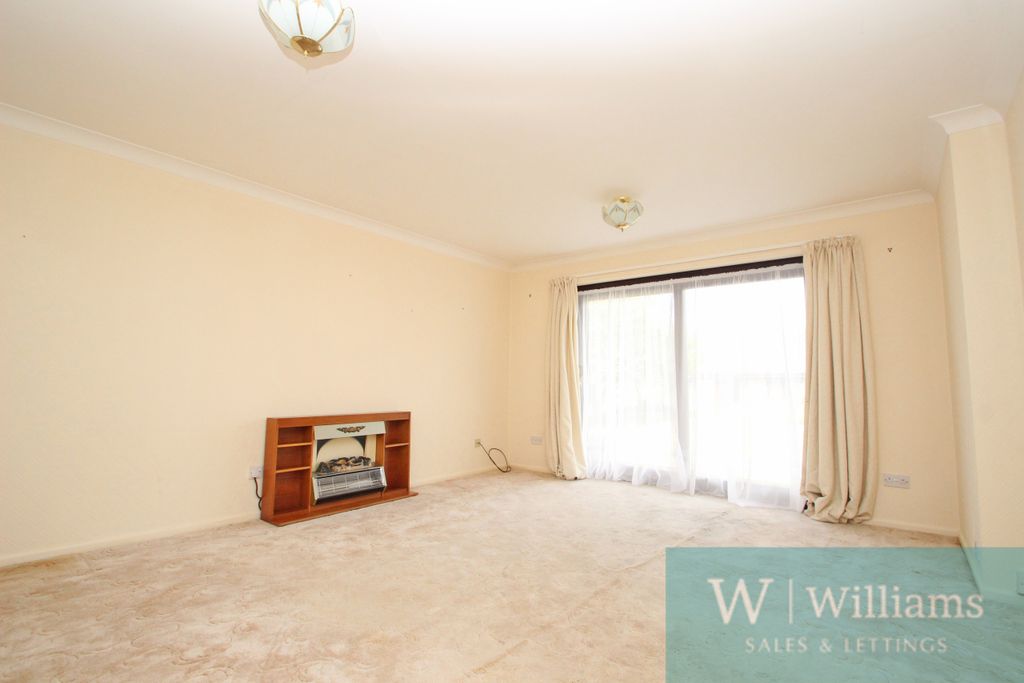 Property photo 2 of 8 Lounge