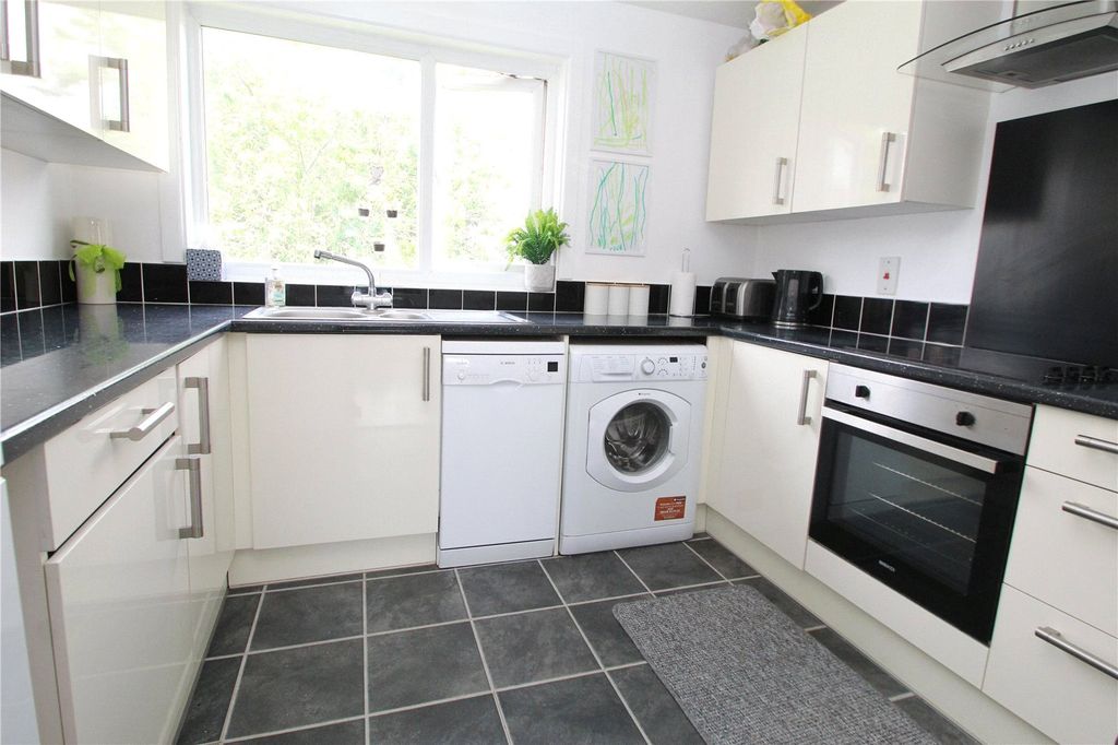 Property photo 2 of 8 Picture No. 01