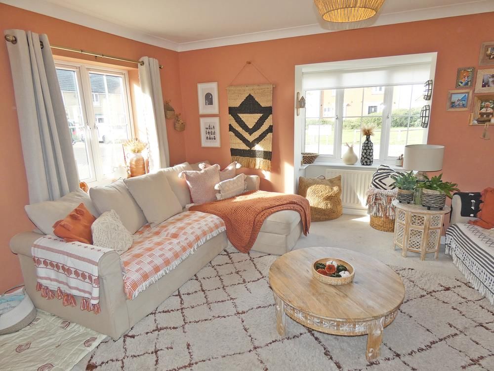 Property photo 2 of 34 2294Lounge6.Jpg