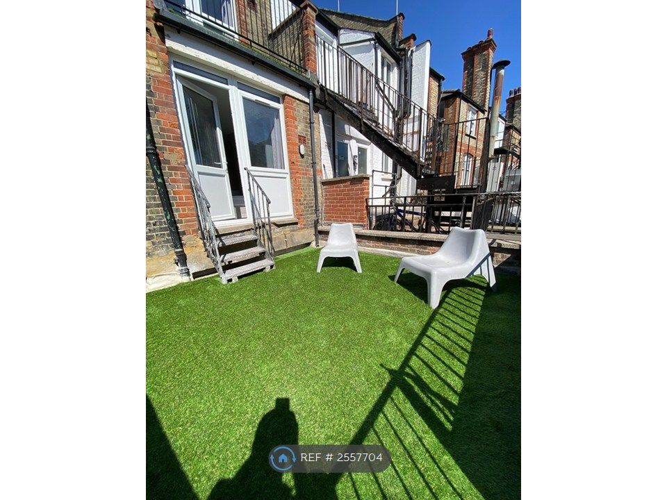 Property photo 2 of 29 Roof Terrace