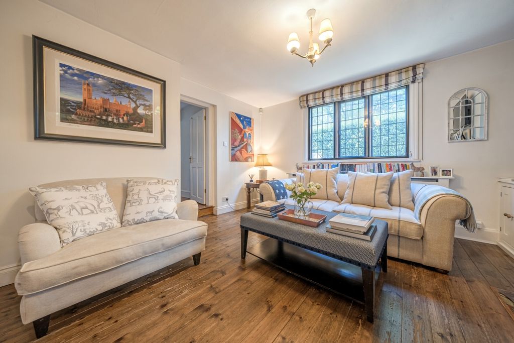 Property photo 3 of 10