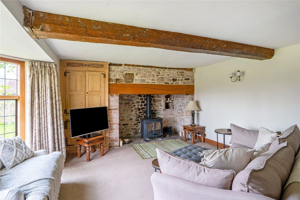 Property photo 2 of 22 Sitting Room