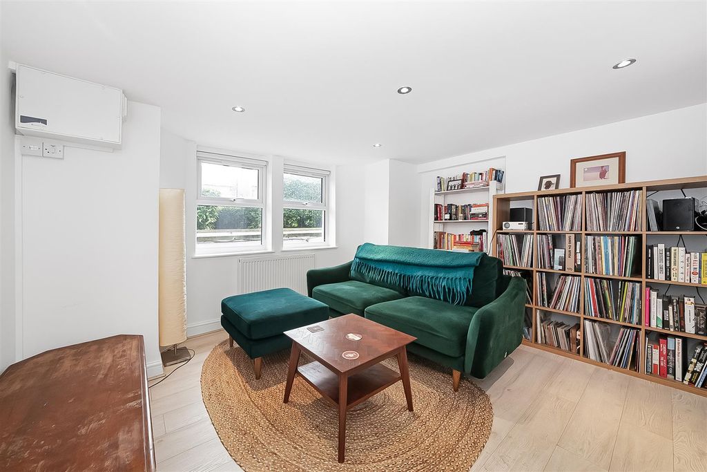 Property photo 2 of 11 Reception Room