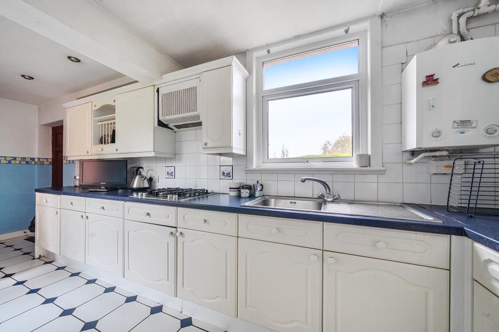 Property photo 3 of 22 Kitchen