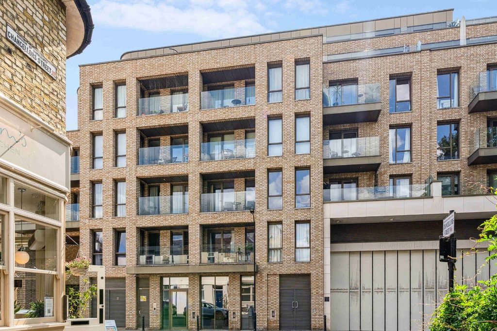 Property photo 1 of 6