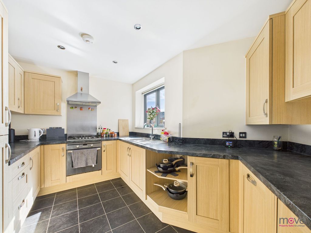 Property photo 3 of 9 Kitchen