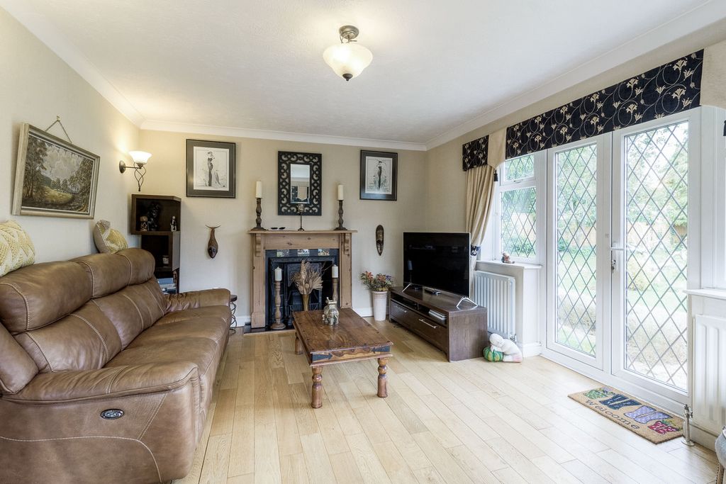 Property photo 3 of 20