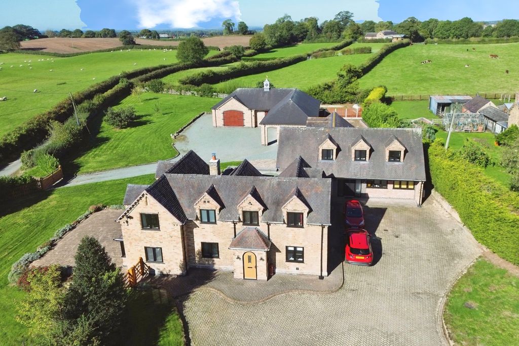 Property photo 2 of 25