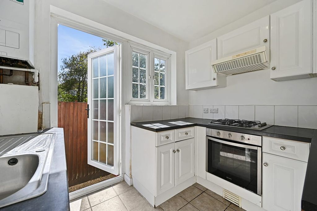 Property photo 3 of 11