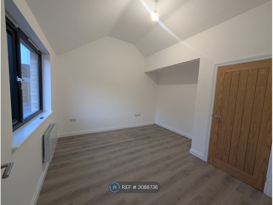 Property photo 2 of 7 Bedroom