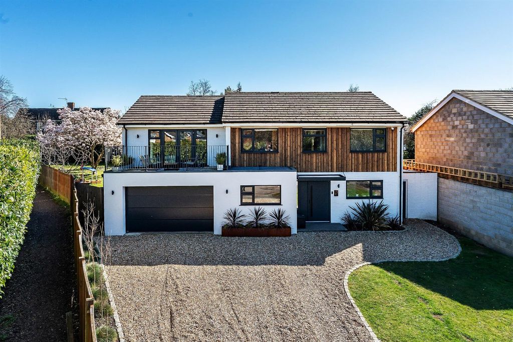 Property photo 1 of 20 .Priors-Mead-3.Jpg