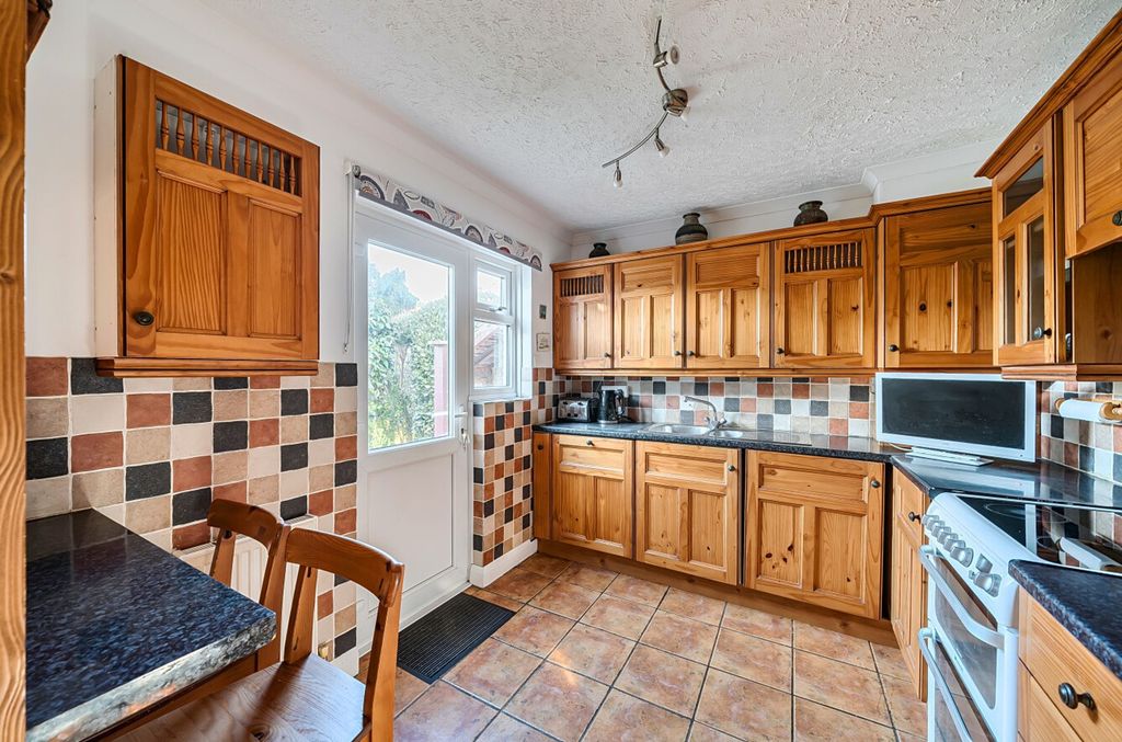 Property photo 3 of 21