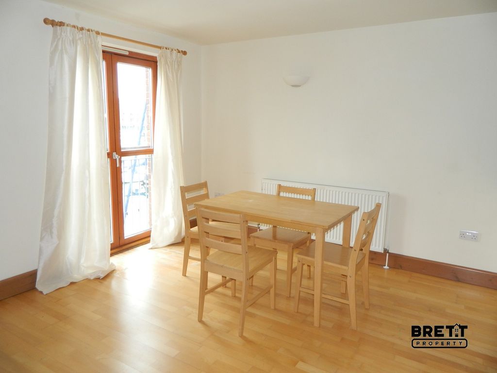 Property photo 3 of 8 Dining Area