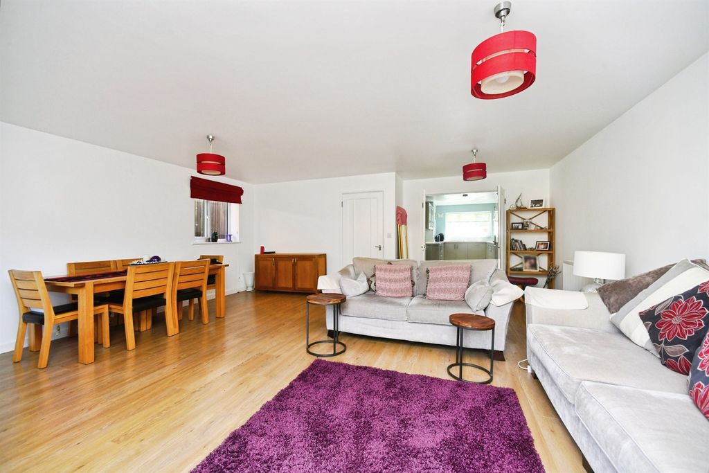 Additional image 7 of 4 bed semi-detached house for salePhyllis Avenue, Peacehaven BN10