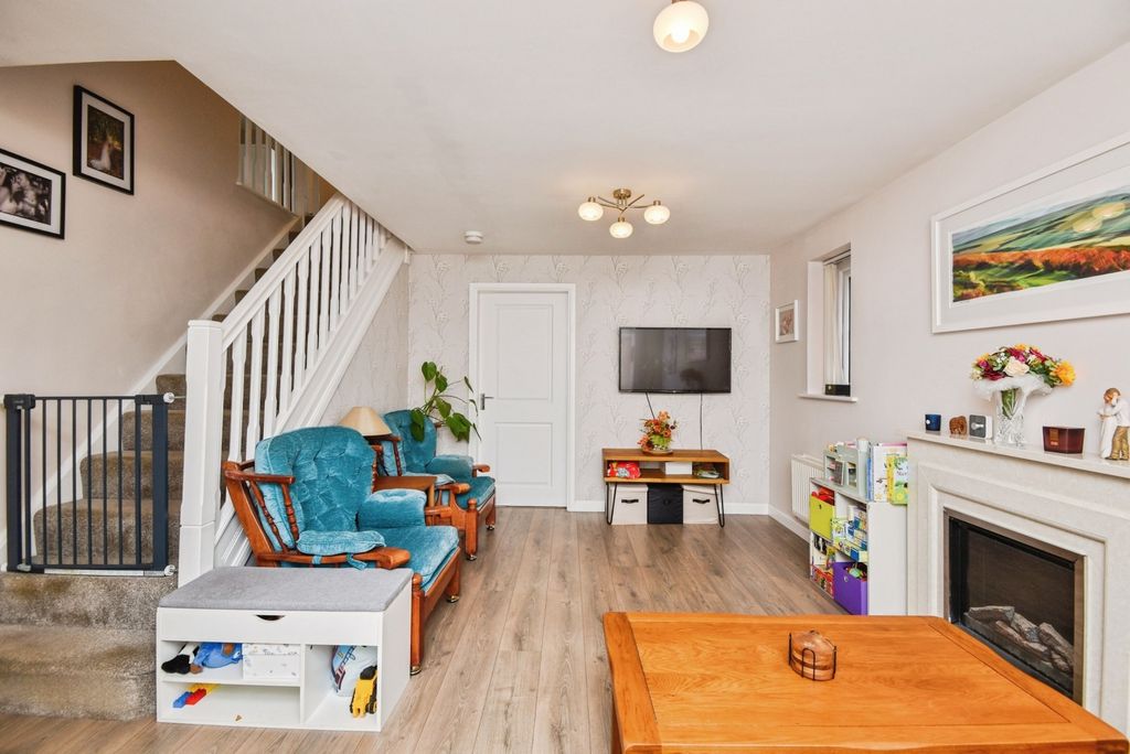 Property photo 3 of 16 Image 2
