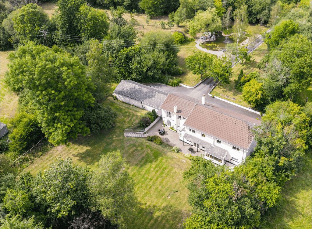Property photo 2 of 50