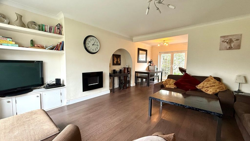 Property photo 3 of 16