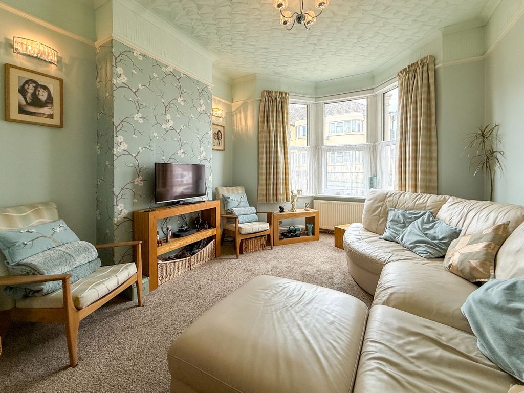 Property photo 3 of 24 4327372