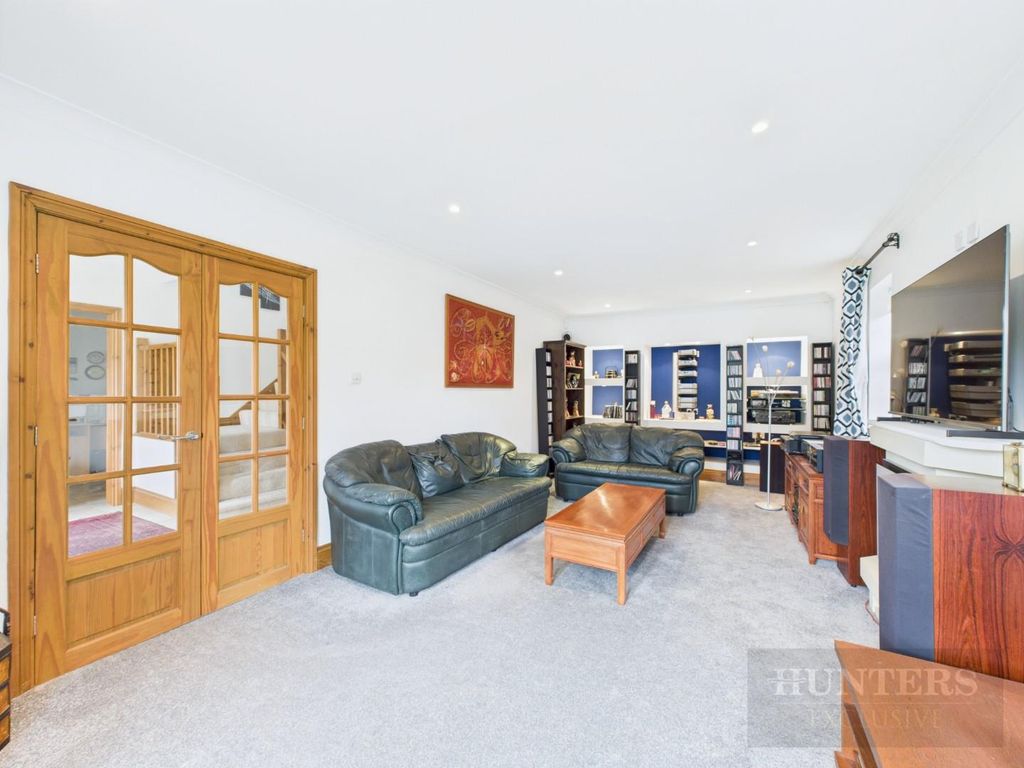 Property photo 2 of 23 Cam05333G0-Pr0106-Still001.Jpg