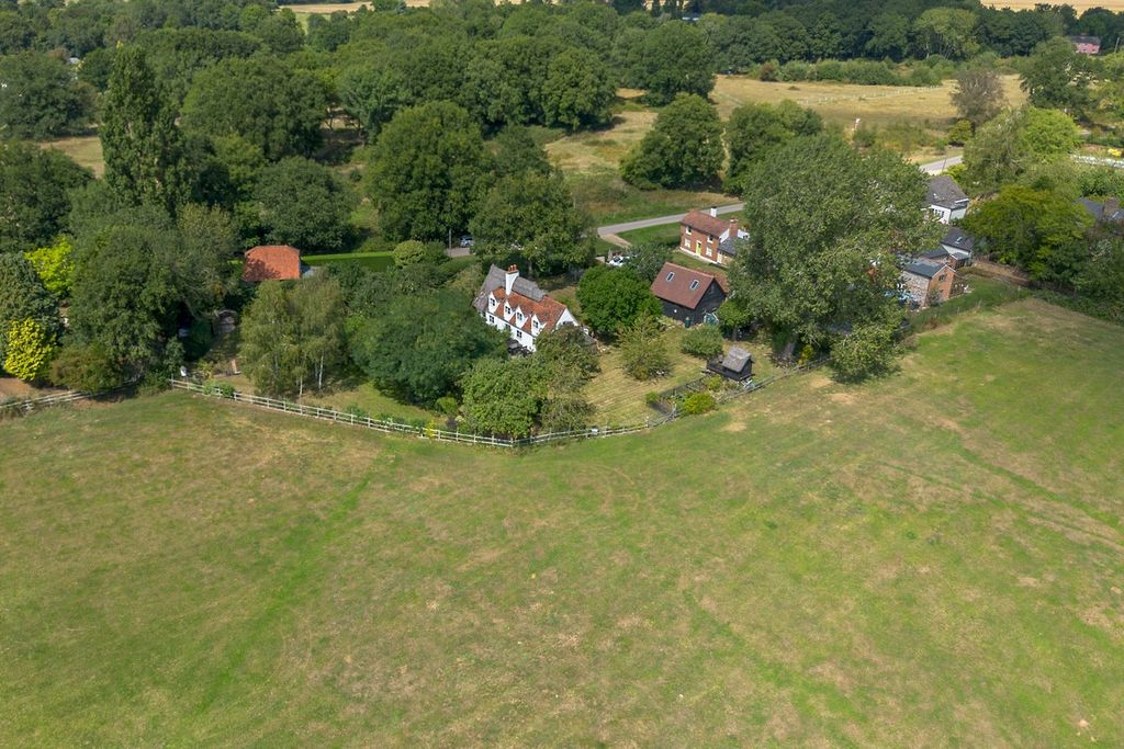 Property photo 2 of 25