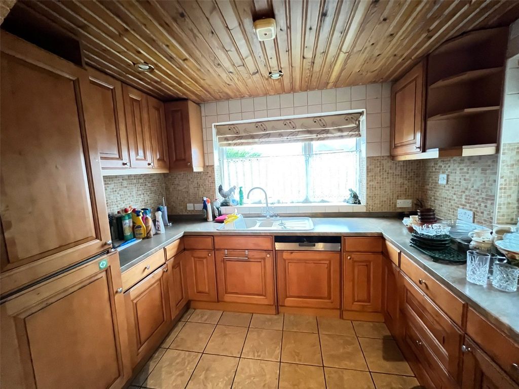 Property photo 3 of 33 Picture No. 19