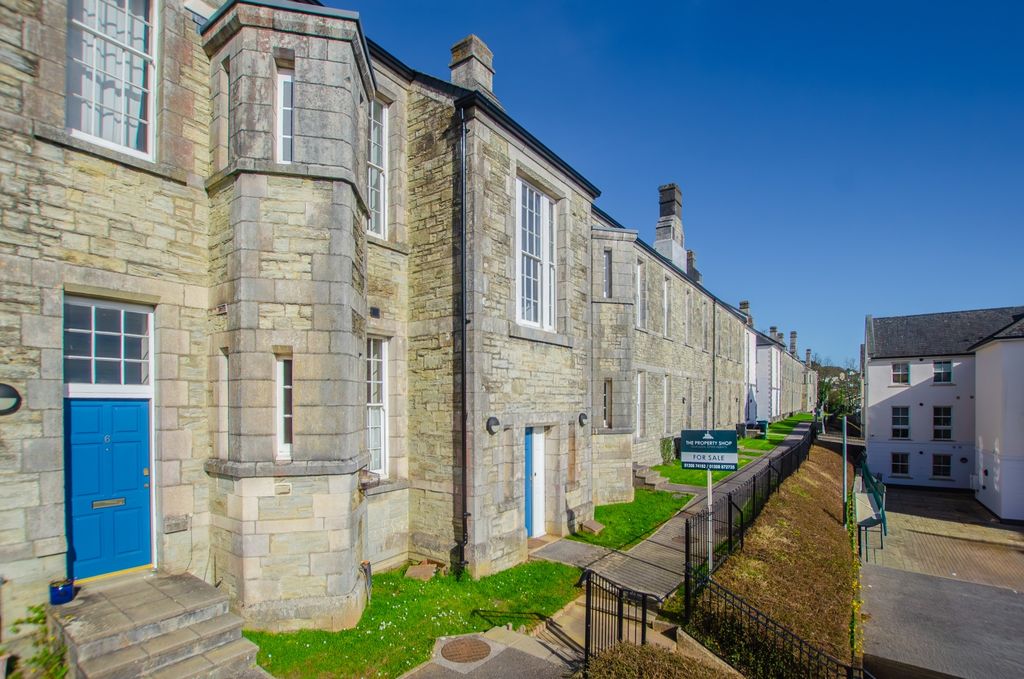 Property photo 1 of 9 7 Royffe Way Tps  Bodmin 01208 74182-1