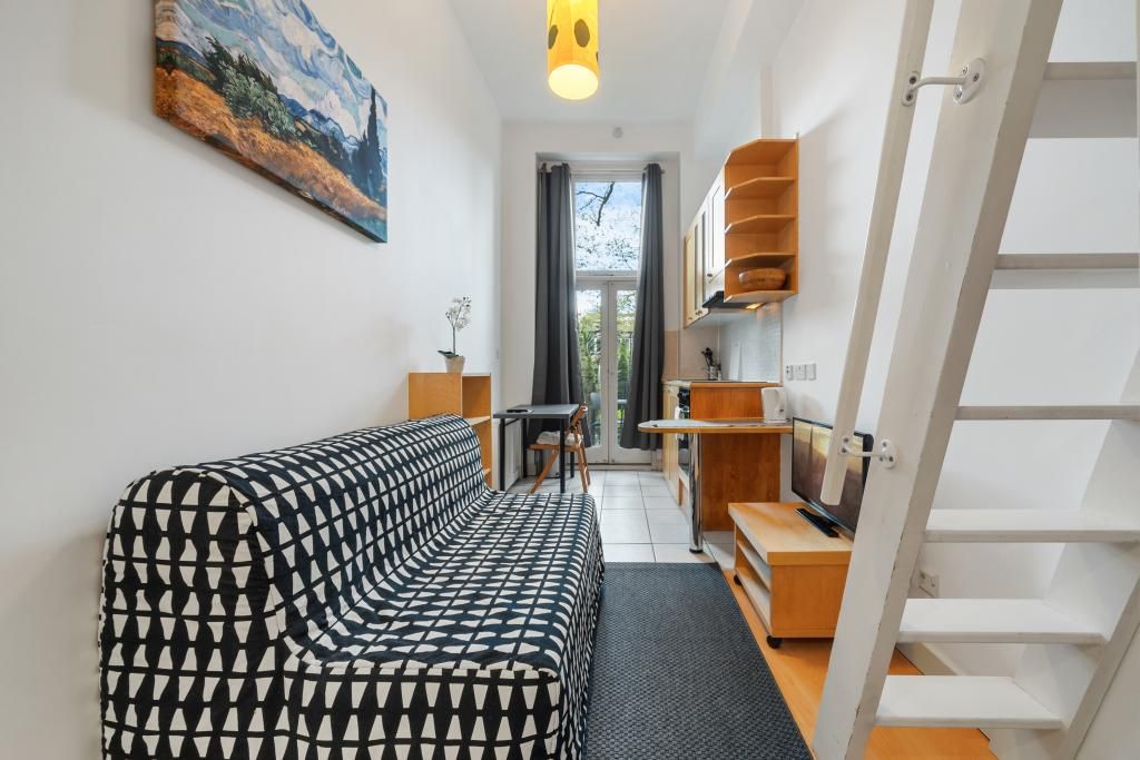 Property photo 1 of 7 Studio For Rent