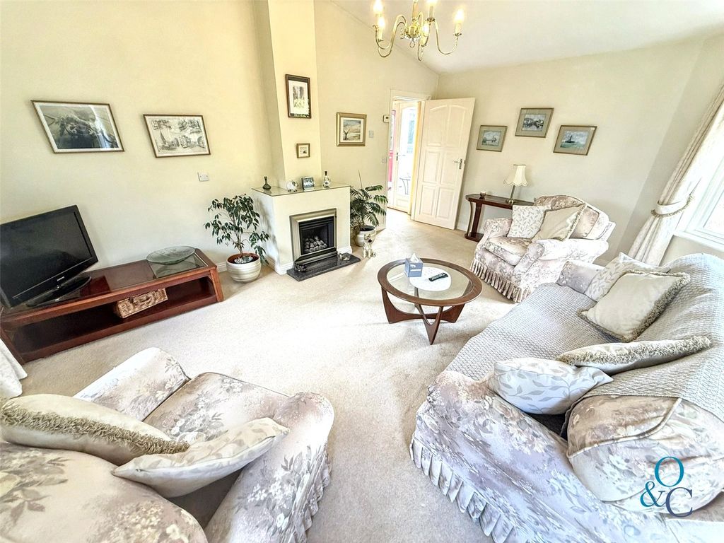 Property photo 3 of 21 Picture No. 14
