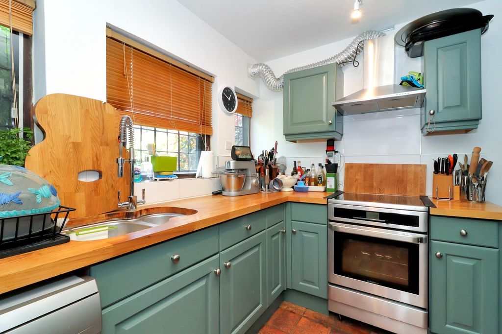Property photo 2 of 13 Kitchen