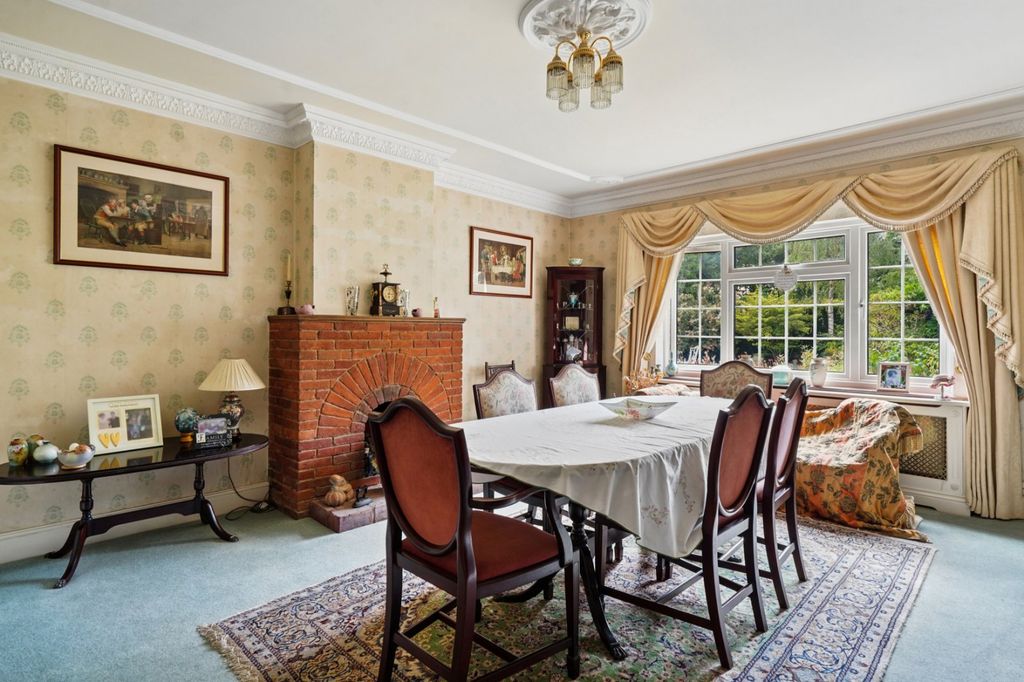 Property photo 3 of 26 Dining Room
