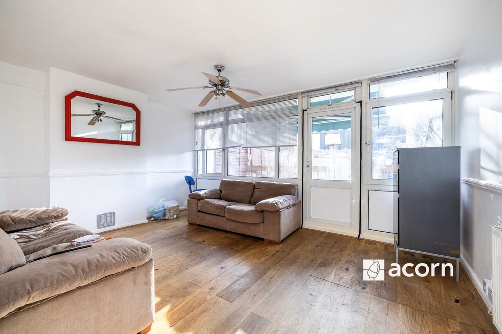 Property photo 3 of 18 F2De7d75-c912-F11...