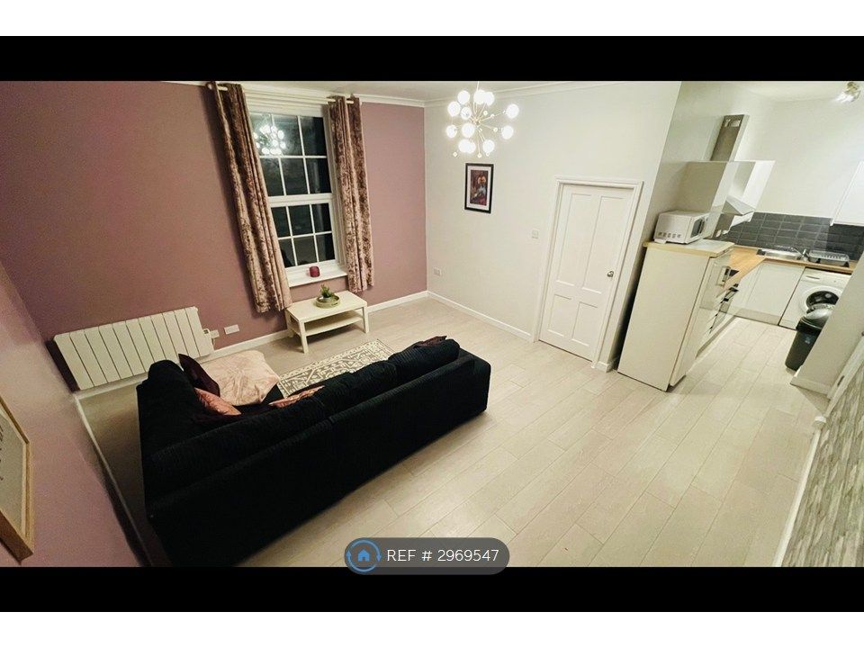 Property photo 2 of 14 Flat 5 Lounge/Diner