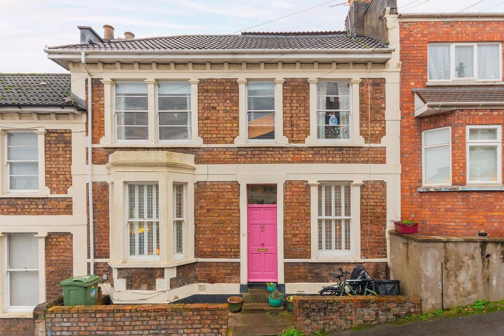 Property photo 2 of 31 0C5Gmr - External B.Jpg