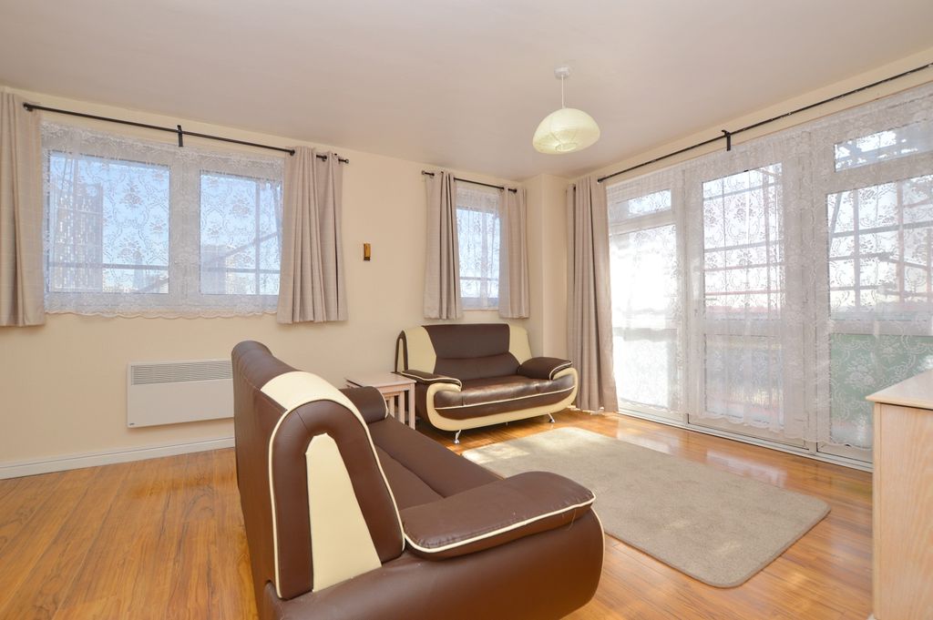 Property photo 1 of 5 Lounge