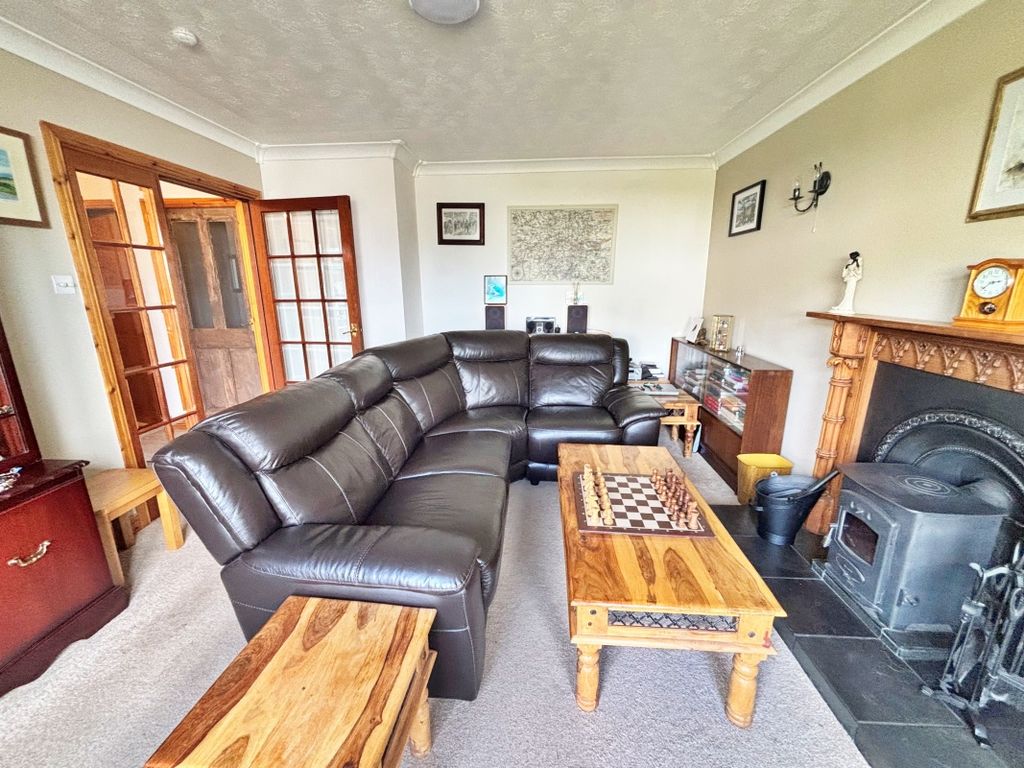 Property photo 3 of 26