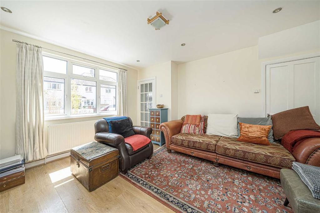 Property photo 2 of 6