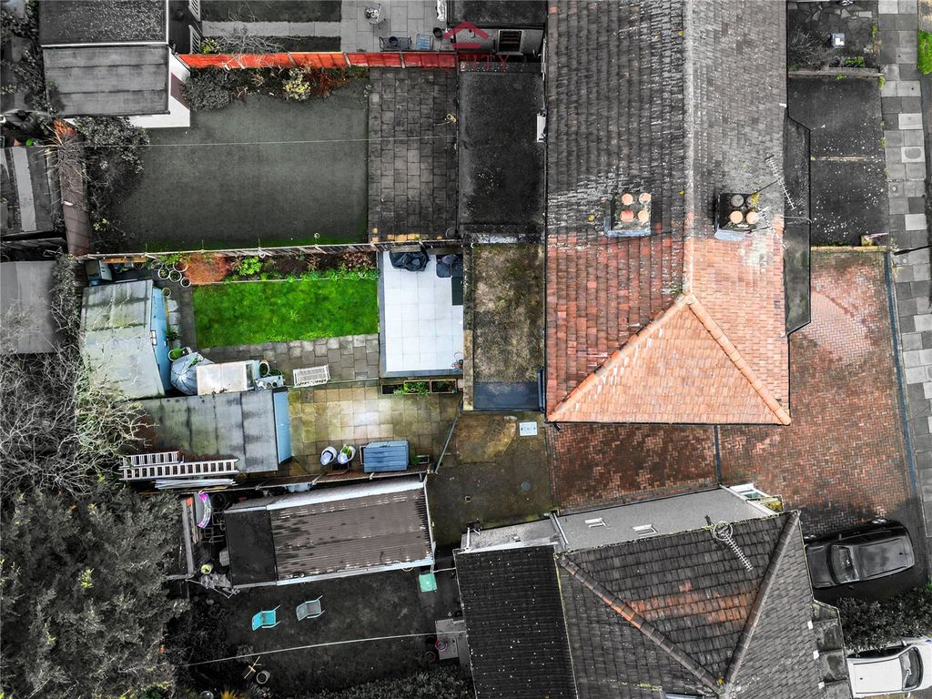 Property photo 2 of 32 Picture No. 29